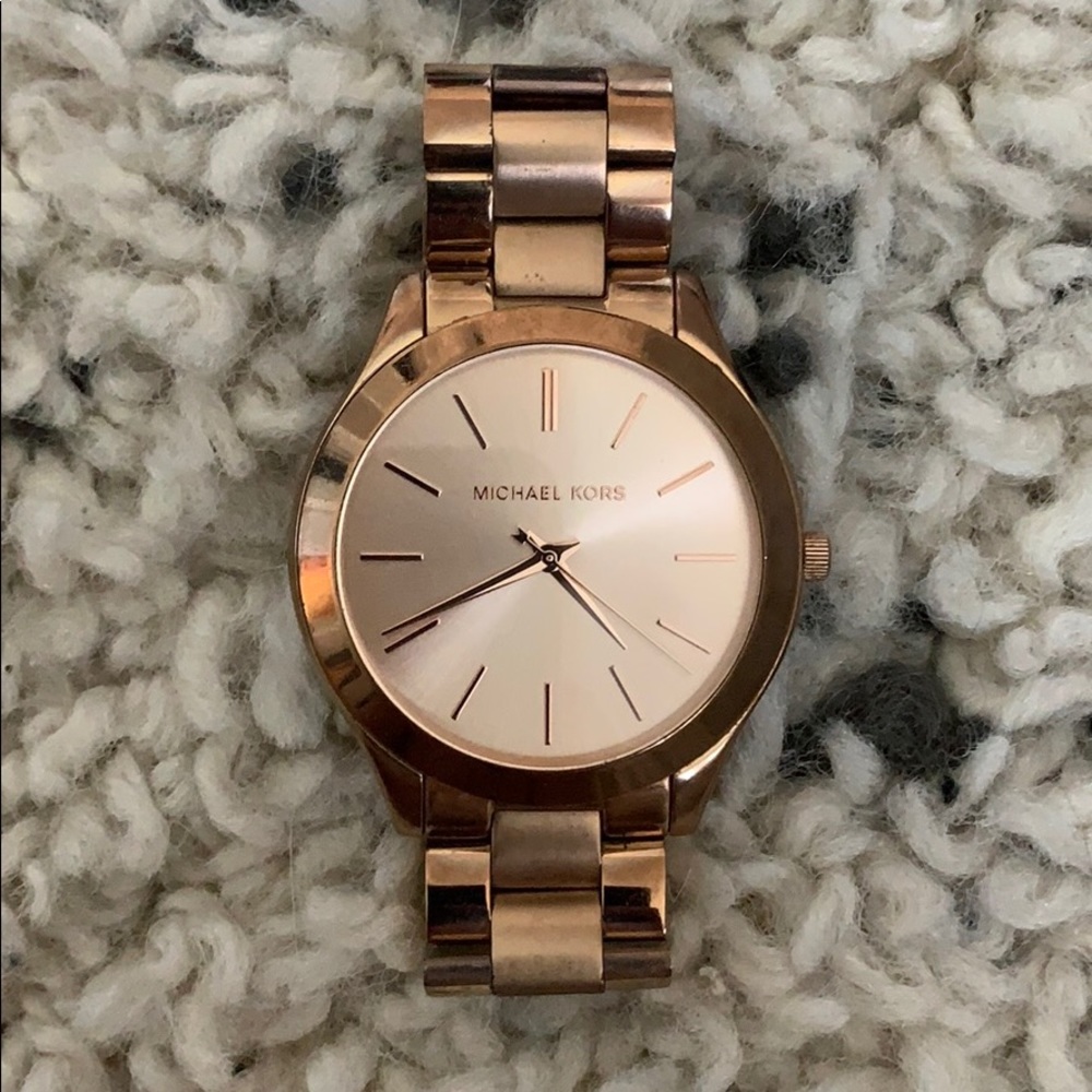 ✨Micheal Kors Slim Runway Rose Gold Watch✨